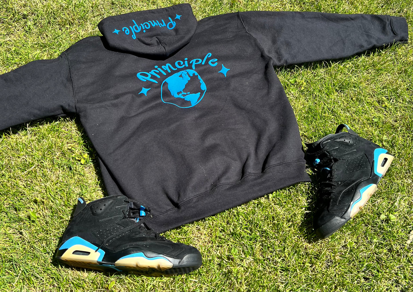 long sleeve black sweatshirt "king of the sea" blue color way